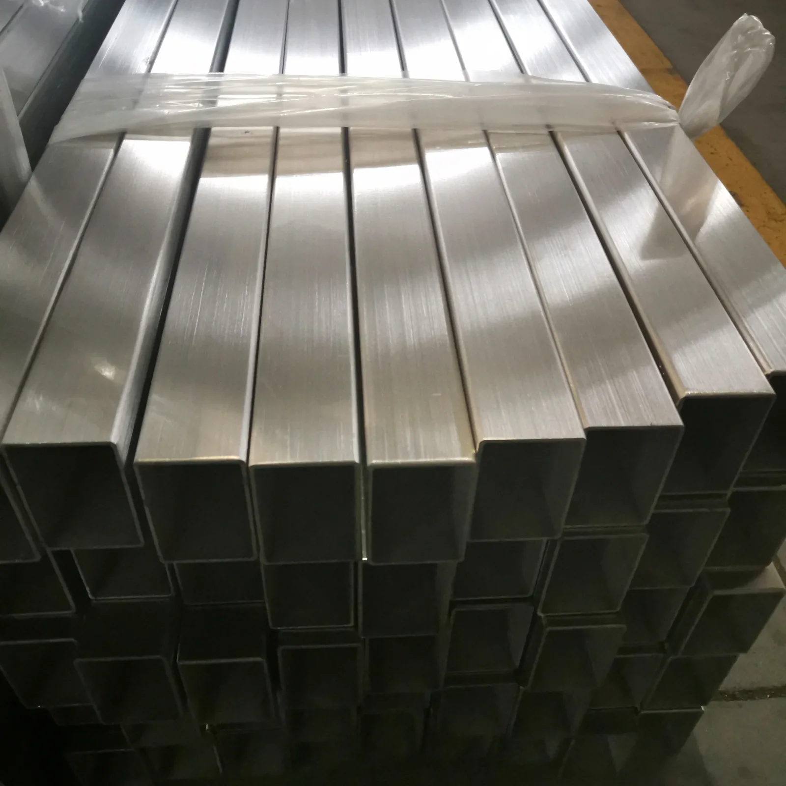 304 316L Stainless Steel Square Tube 40×40 BA Finish ERW Welded GB Standard Supplier