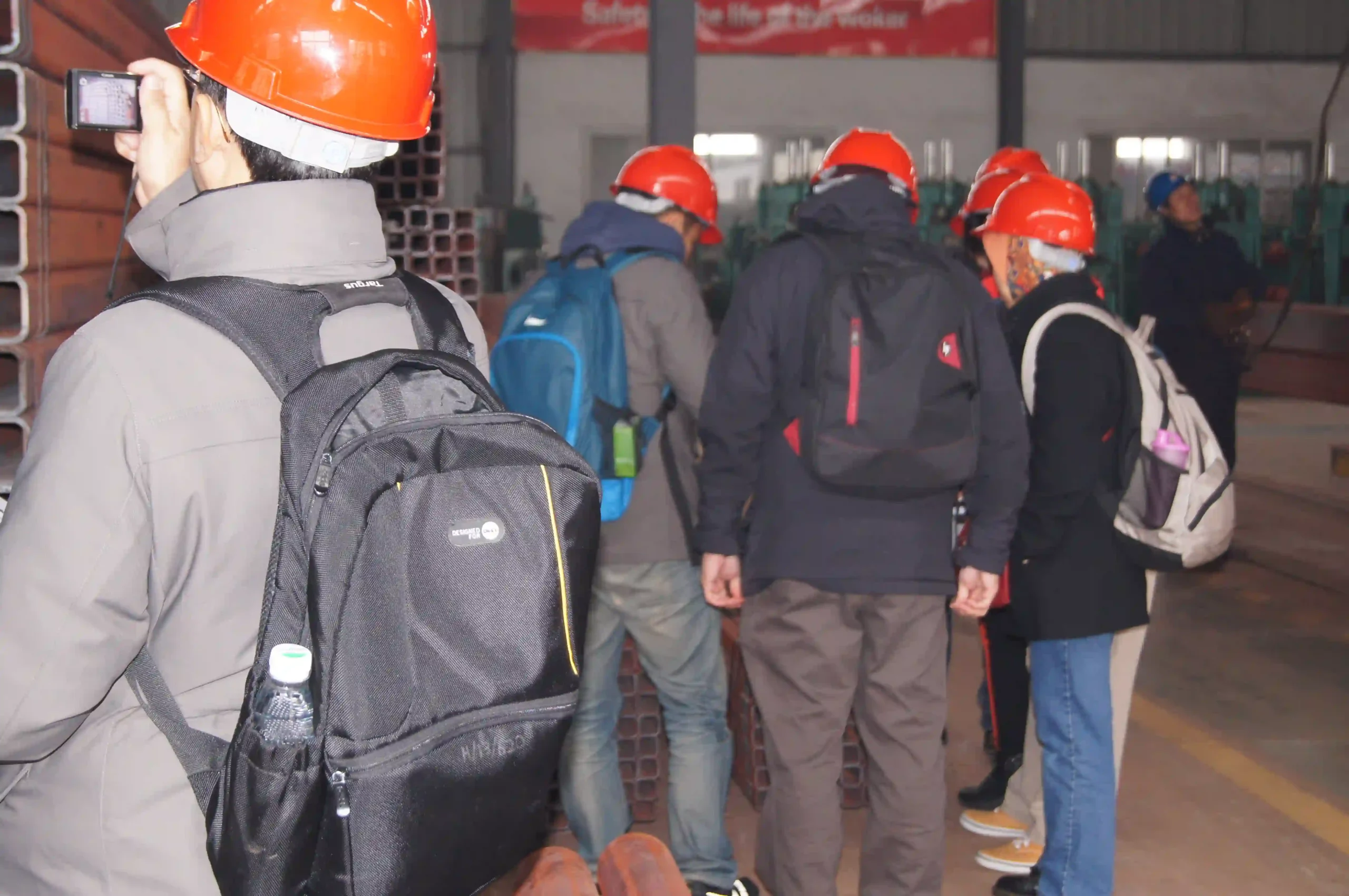 Overseas clients visiting the Xin Jiyuan steel factory