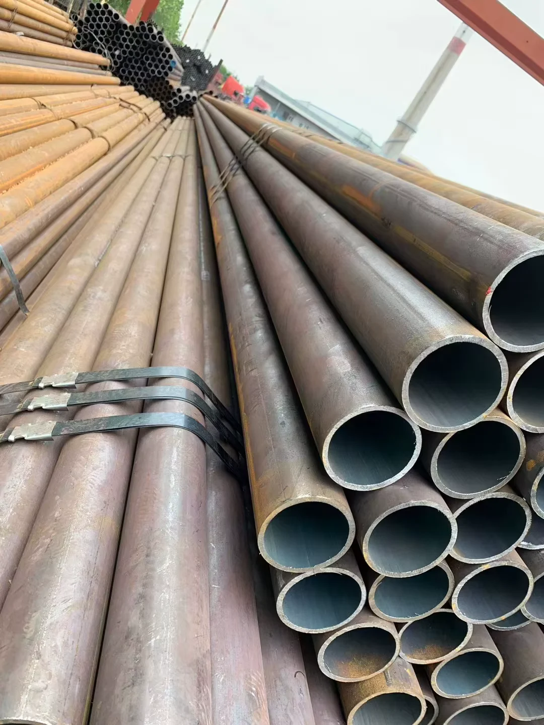 ASTM A106 Seamless Steel Pipe OD 10-609mm Factory Direct Supplier