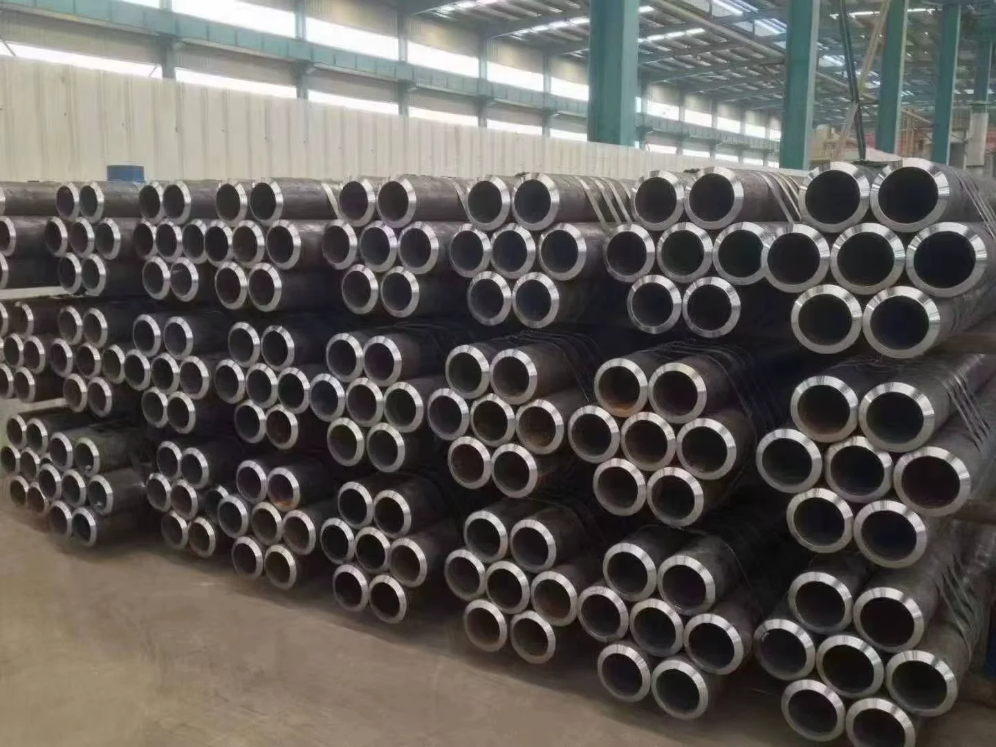 ASTM A106 Seamless Steel Pipe OD 10-609mm Factory Direct Supplier
