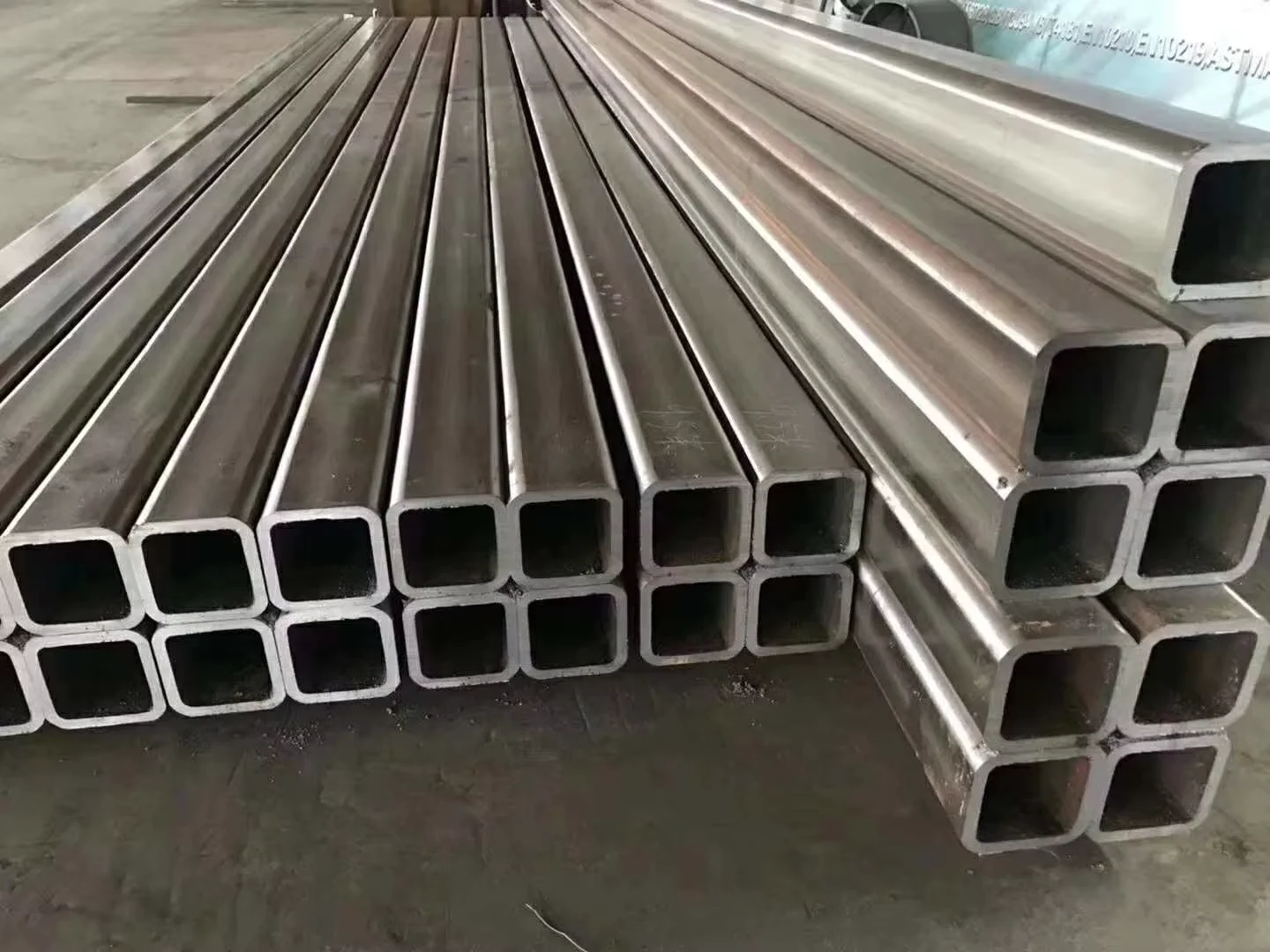 ASTM A500 Seamless Square Steel Tube 15-500mm Thick Wall Factory Direct Supplier