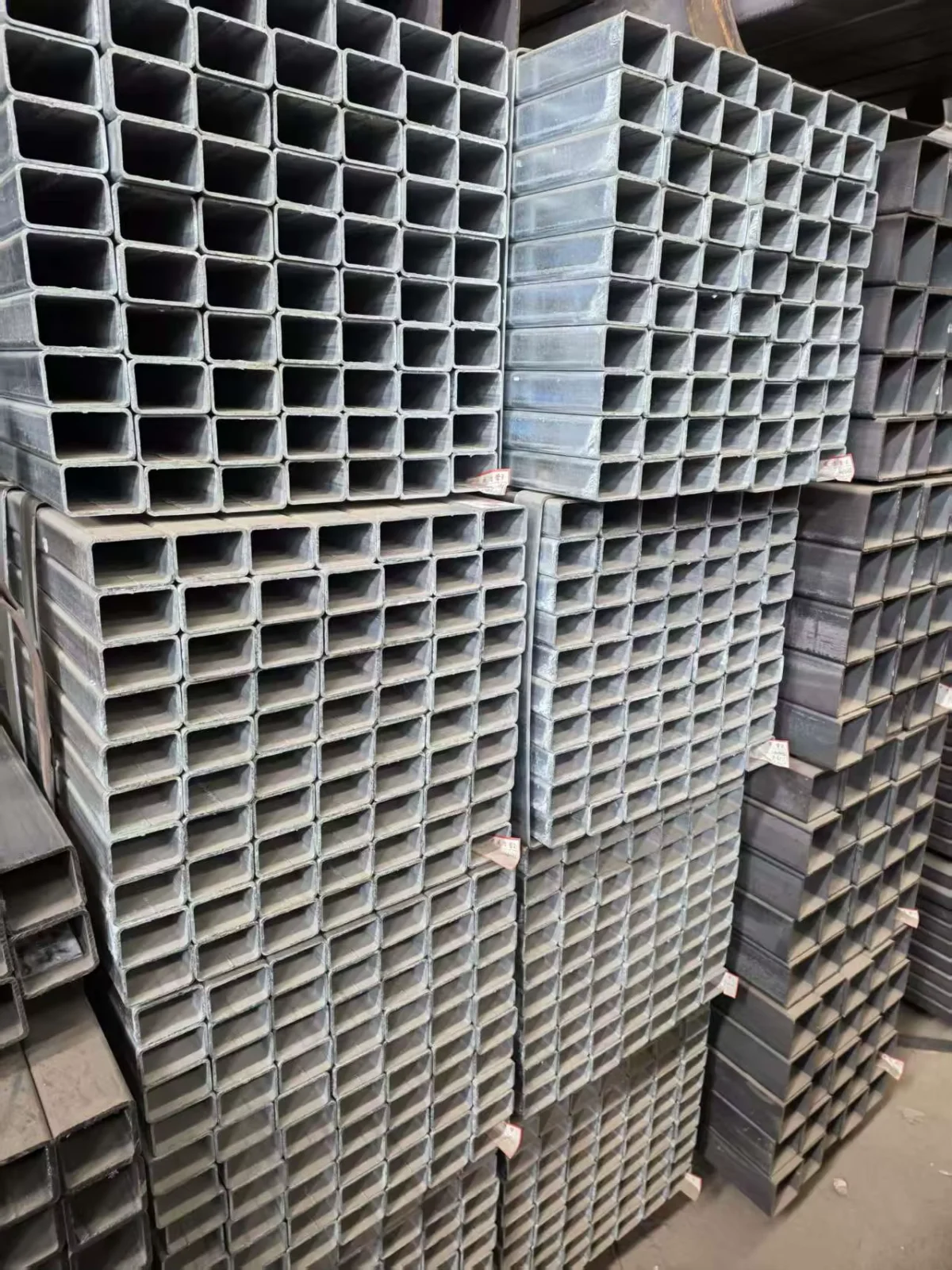 Dx51d-G550 Galvanized Square Rectangular Tube 1.0-5.0mm ASTM Supplier