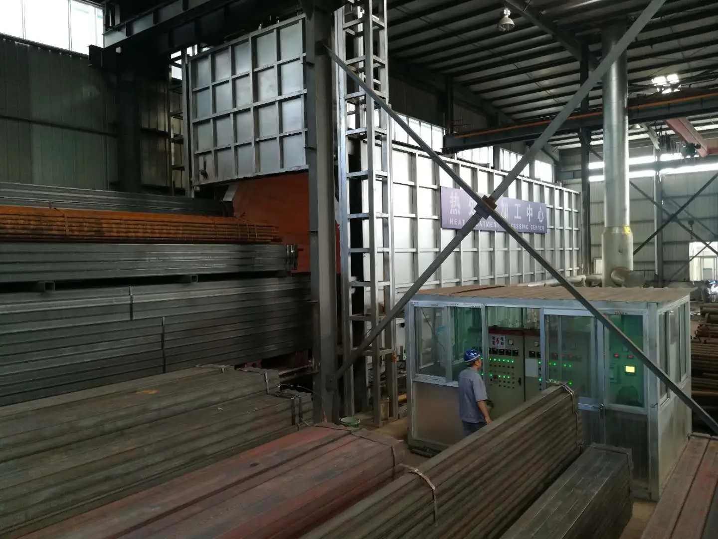 Cutting and sizing station in the production workshop