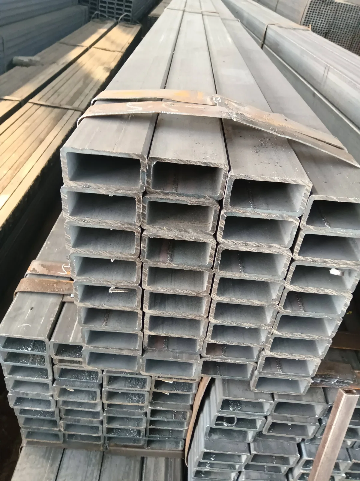 Q195-Q460 Carbon Steel Square Rectangular Pipe 0.5-200mm ASTM Supplier