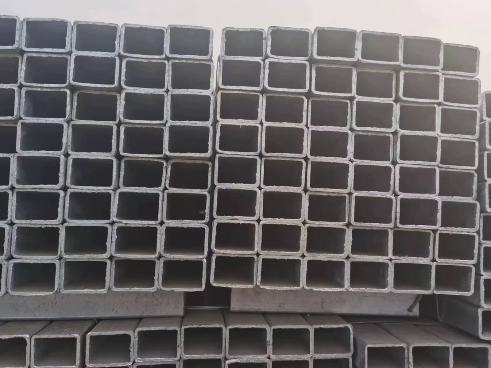 Q195-Q460 Carbon Steel Square Rectangular Pipe 0.5-200mm ASTM Supplier