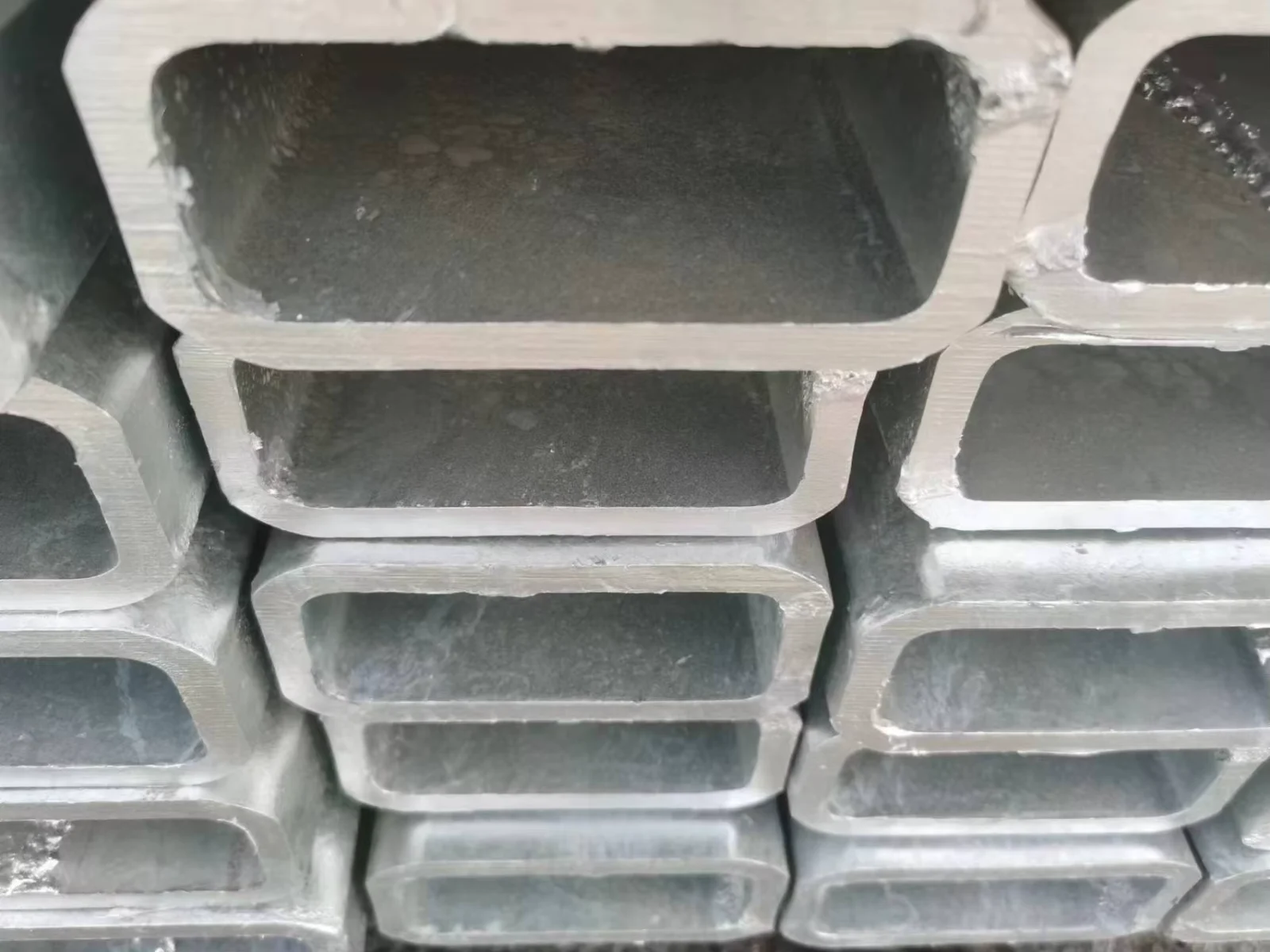 Q195-Q460 Carbon Steel Square Rectangular Pipe 0.5-200mm ASTM Supplier