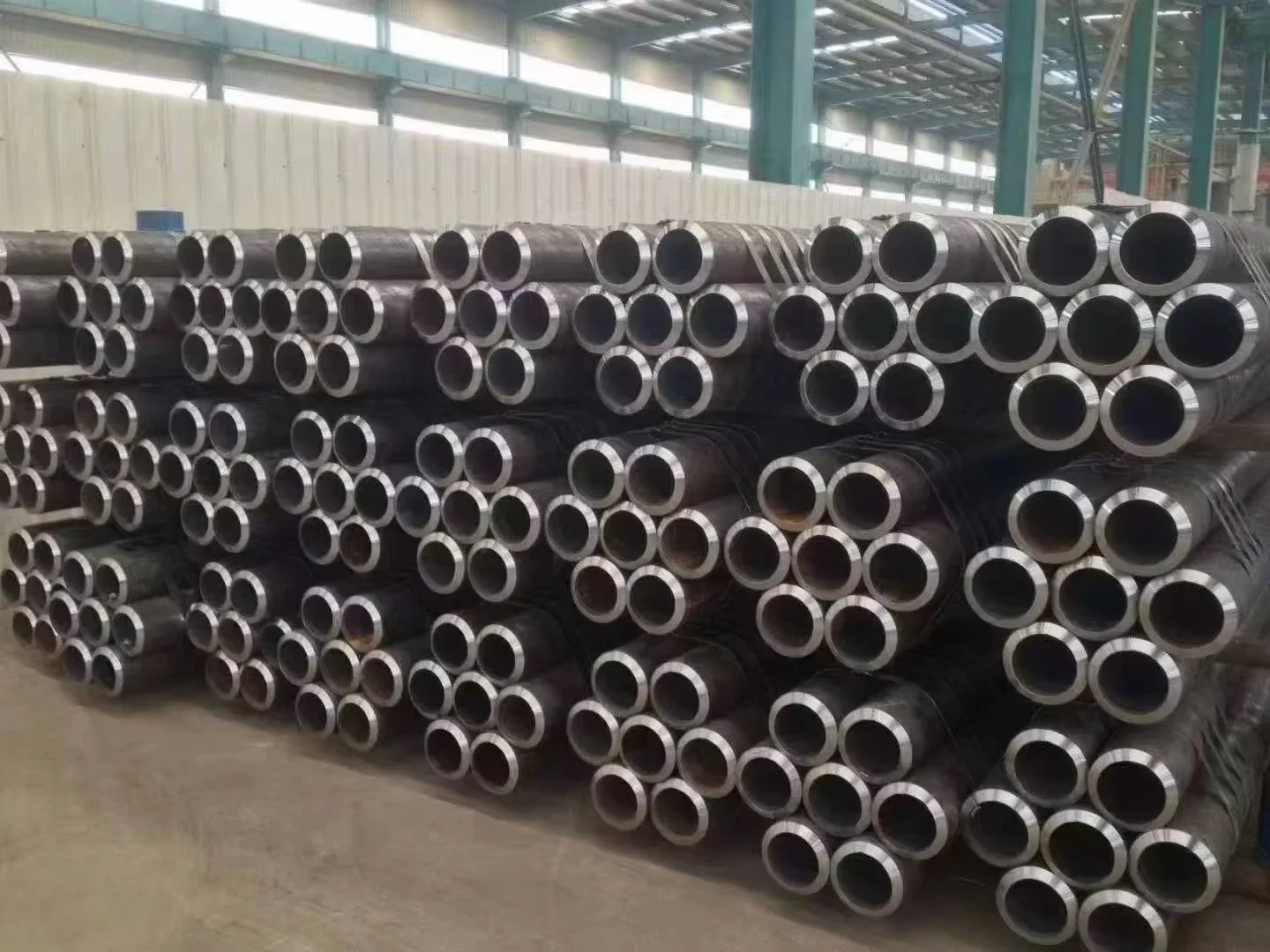 Q235 Q345 20# 45# Seamless Carbon Steel Pipe Factory Direct Supplier