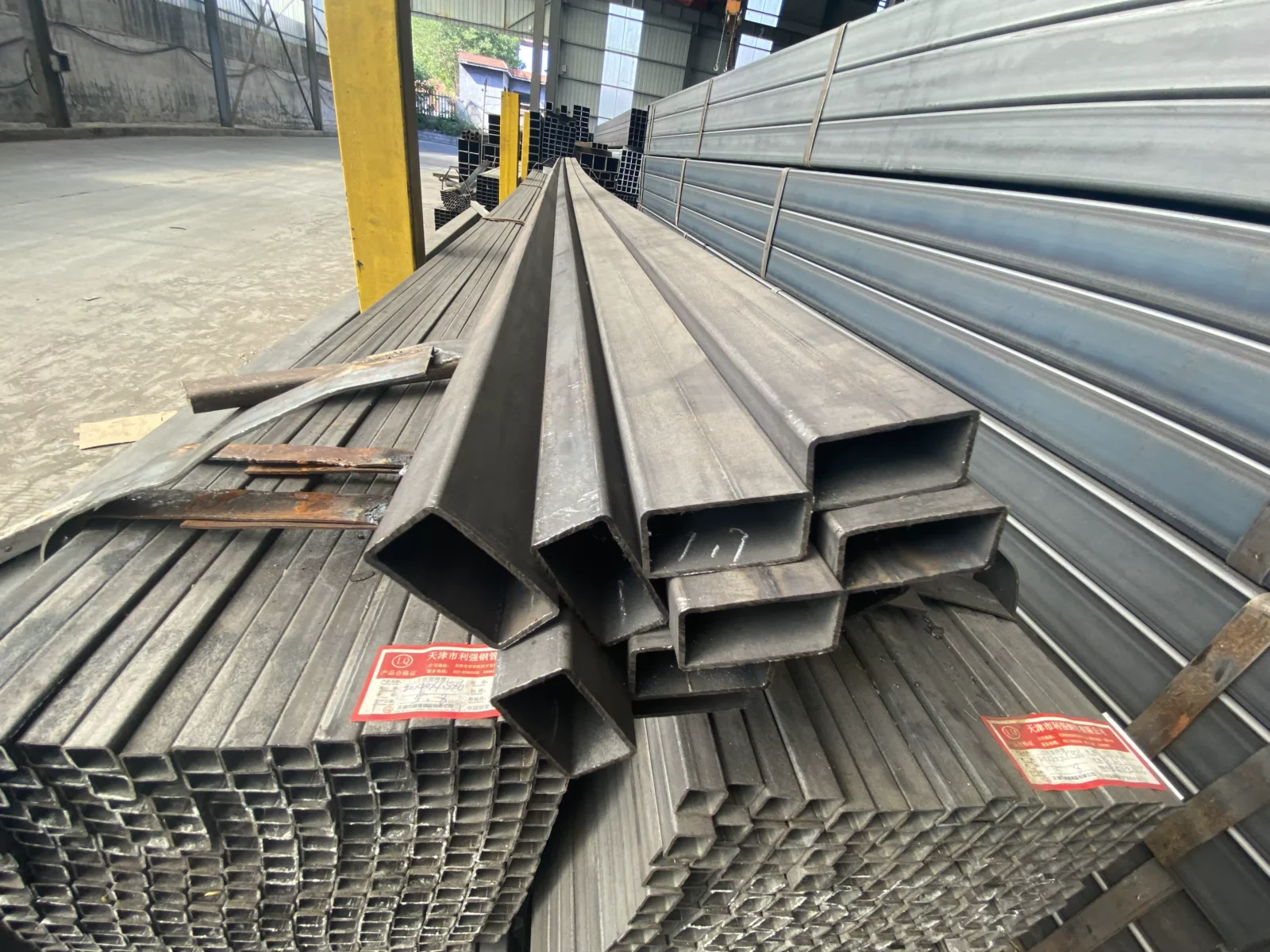 Q235-Q345 A500 Carbon Steel Square Pipe Tube Custom Sizes Factory Direct