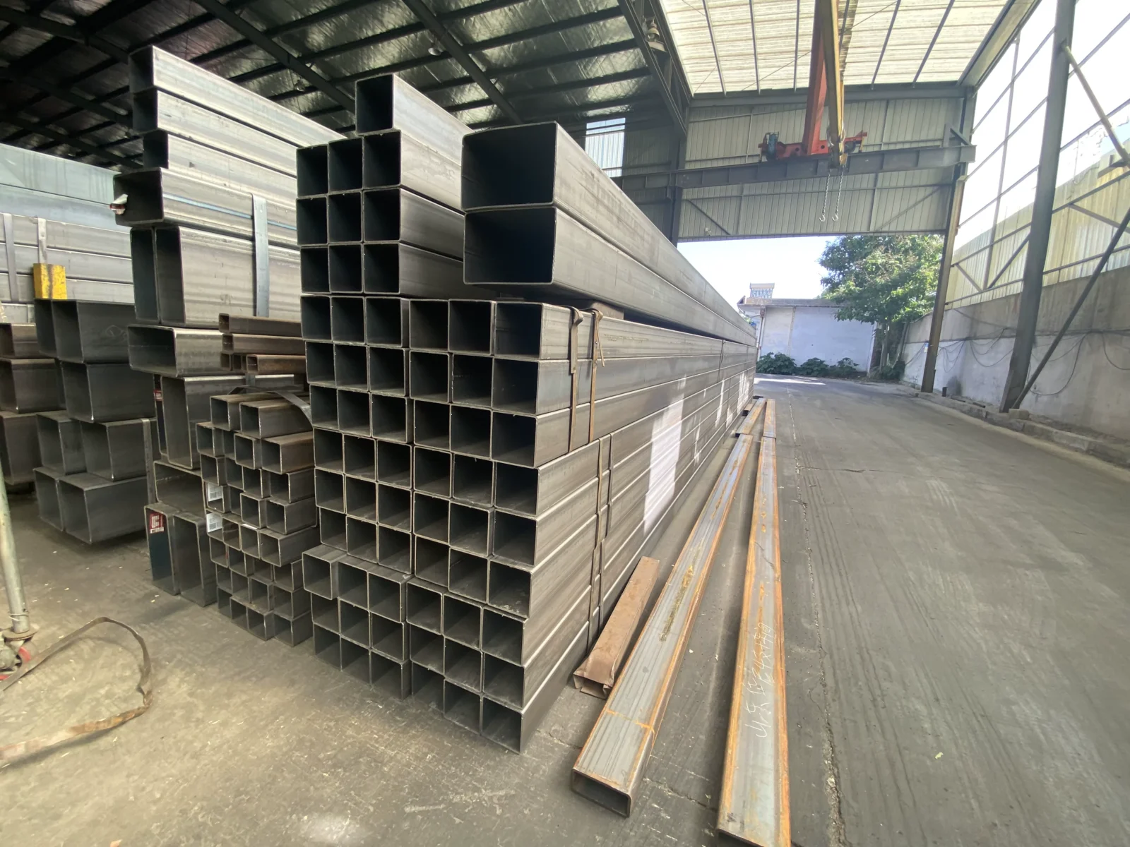 Q235-Q345 A500 Carbon Steel Square Pipe Tube Custom Sizes Factory Direct