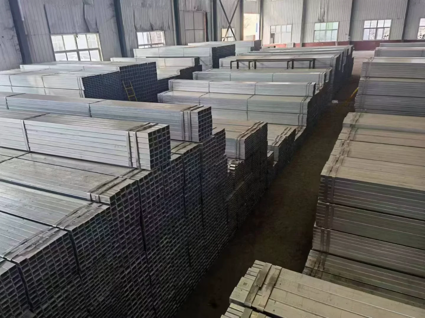 Q235 Q345 Rectangular ERW Steel Tube ASTM EN Supplier