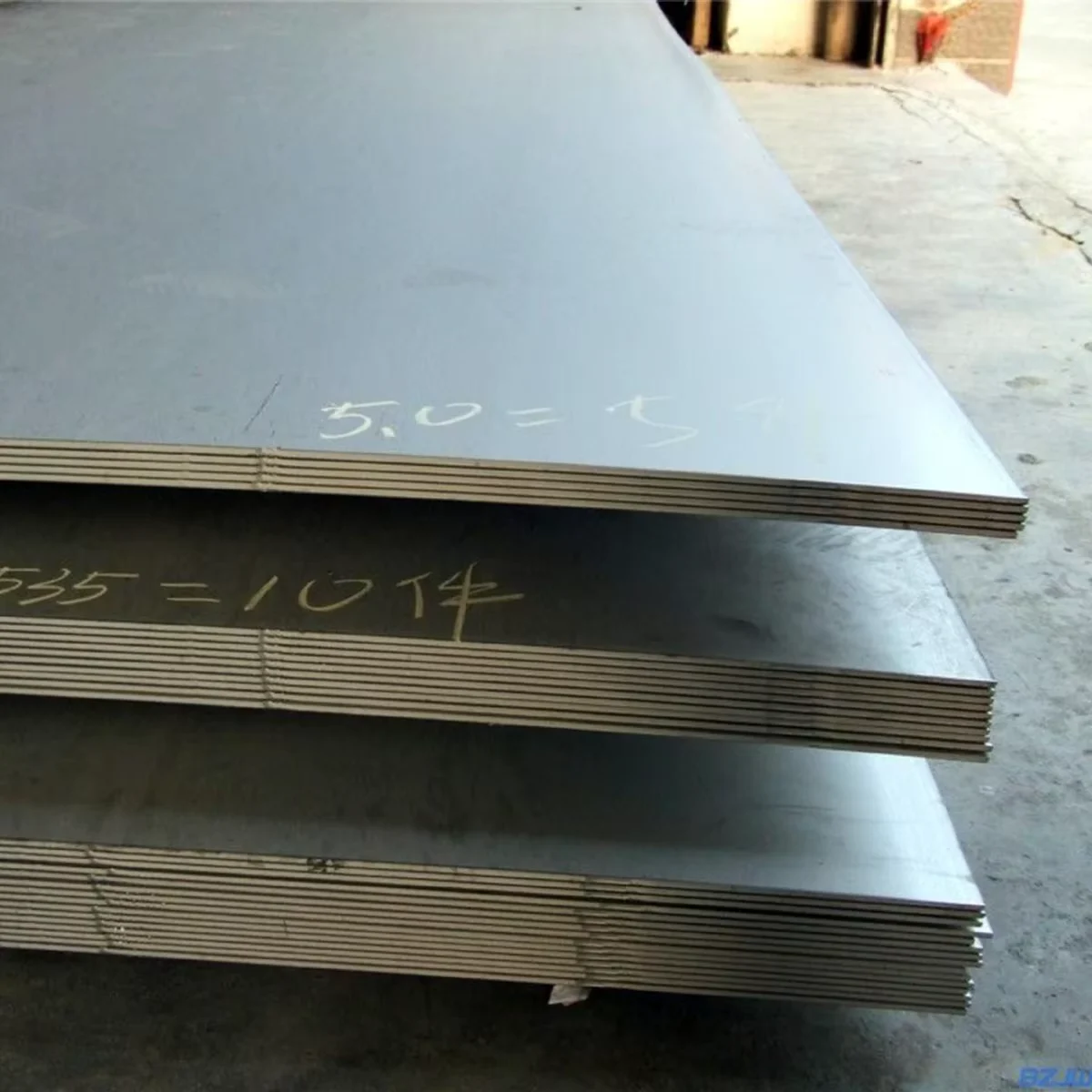 Q235B Hot Rolled Steel Plate Supplier | Cutting & Bending