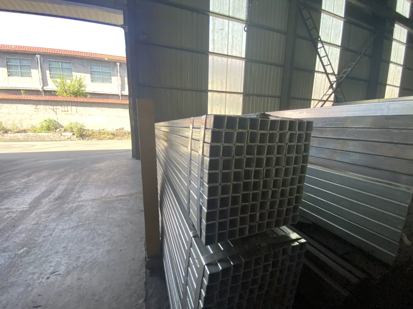 Q235B Q355B Black Rectangular Steel Tube 20×40-300x500mm Factory Direct Supplier