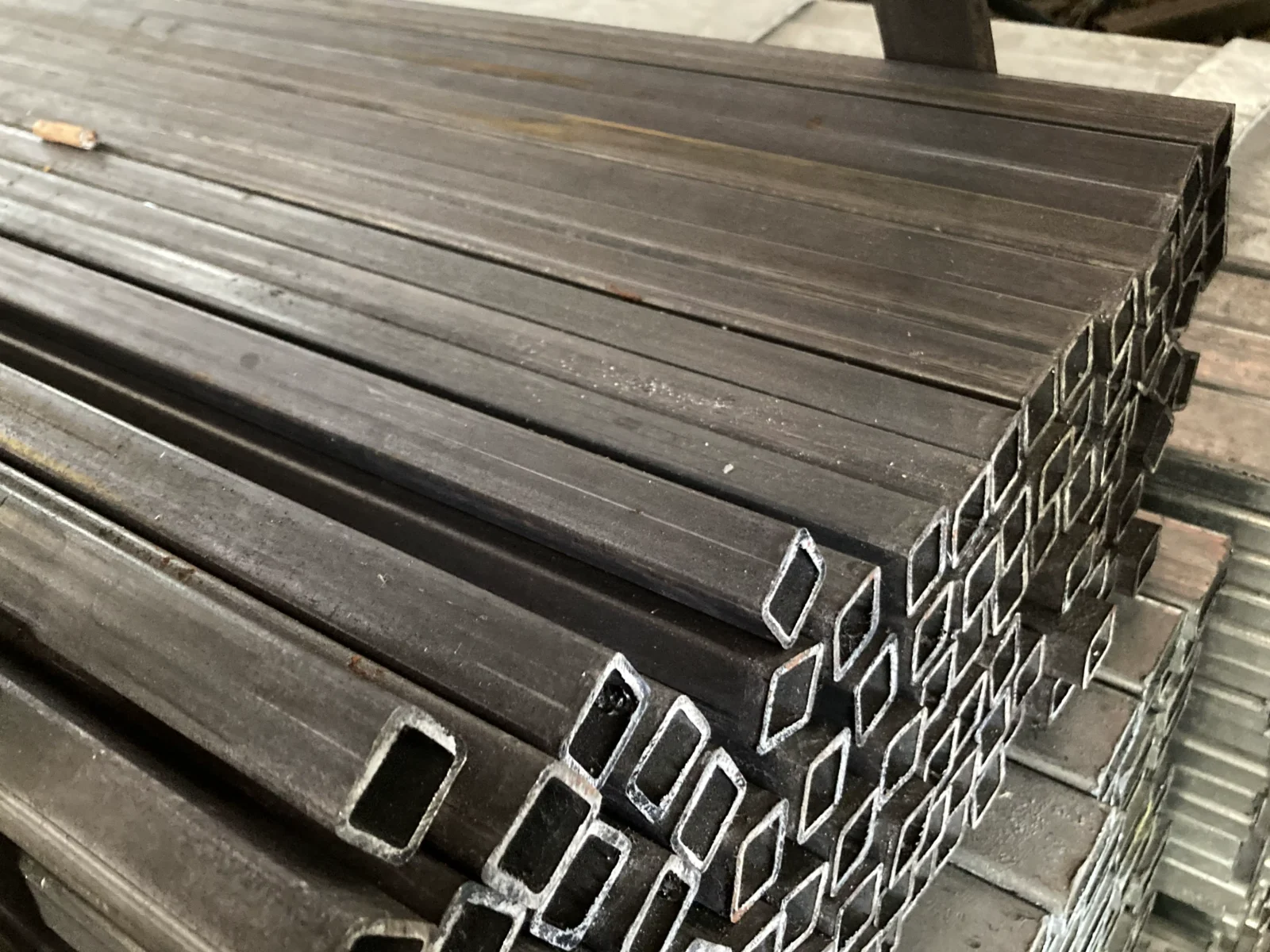 Q235B Square Rectangular Steel Tube 20-500mm EN10219 ASTM A500 Factory Direct Supplier